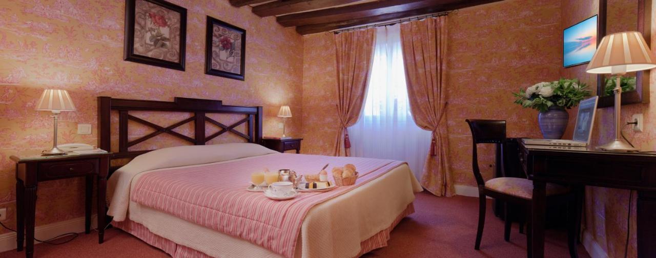 Hotel Beaubourg Paris Bagian luar foto
