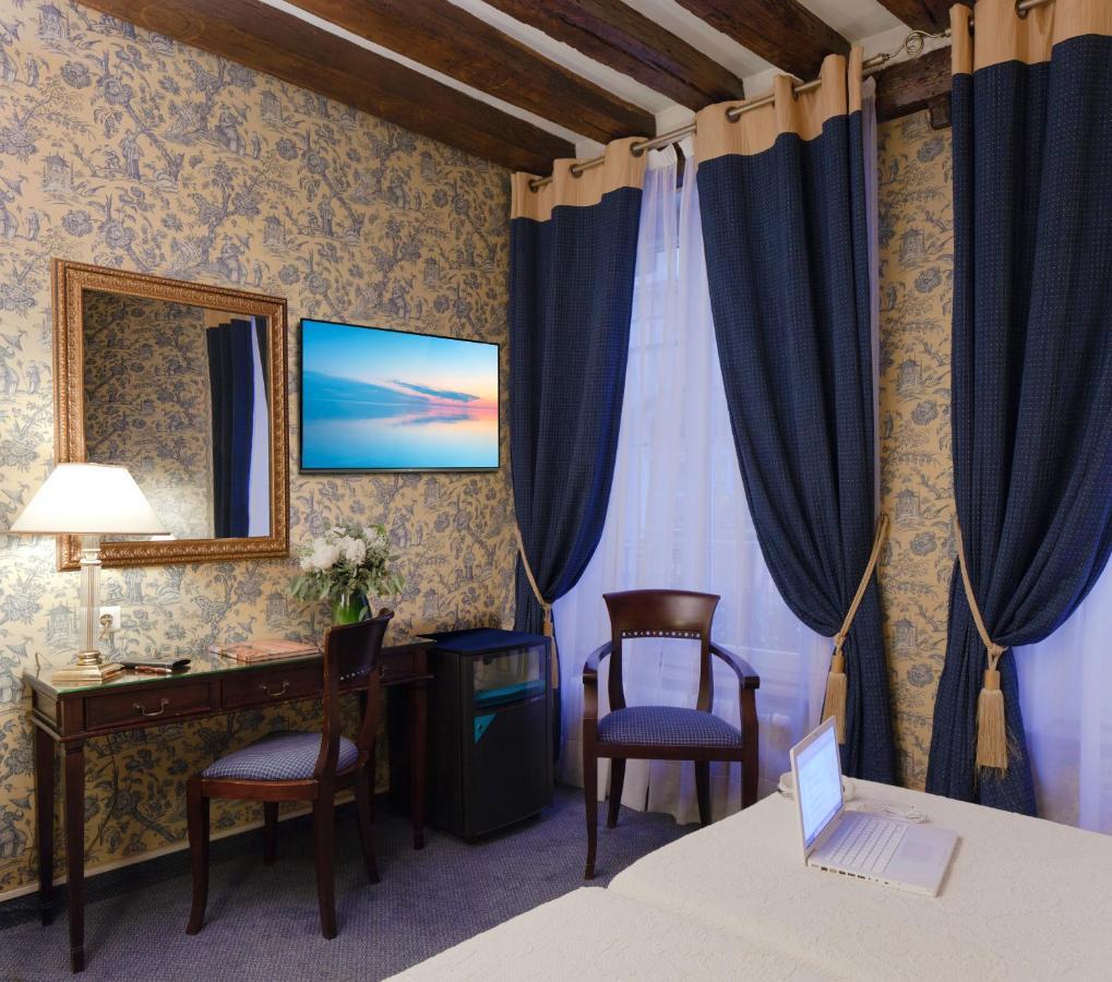 Hotel Beaubourg Paris Bagian luar foto