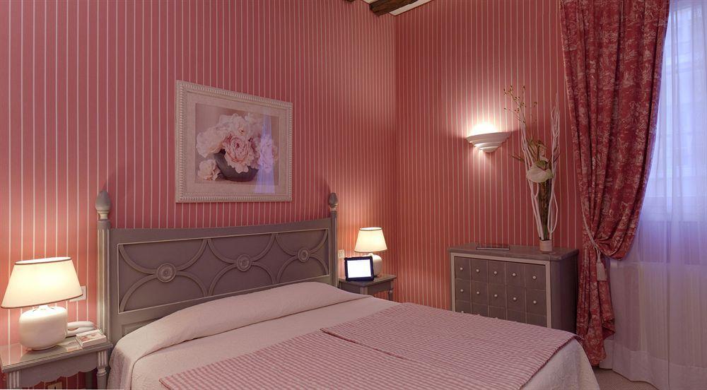 Hotel Beaubourg Paris Bagian luar foto
