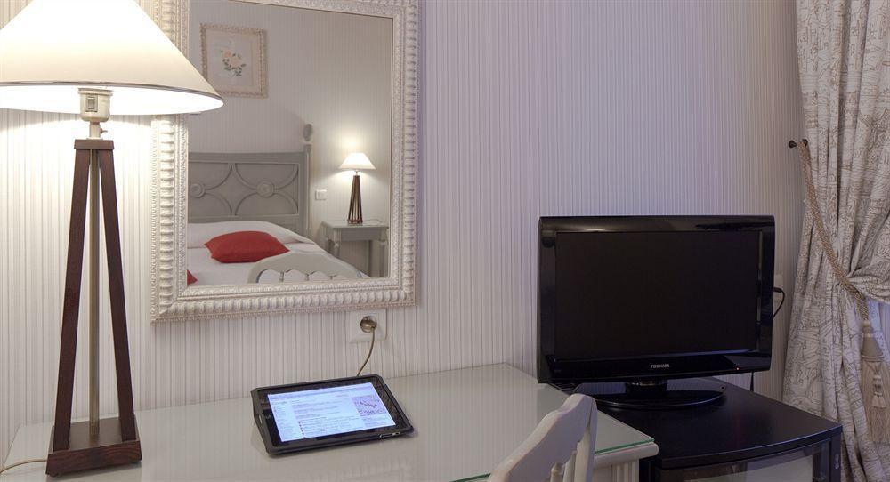 Hotel Beaubourg Paris Bagian luar foto
